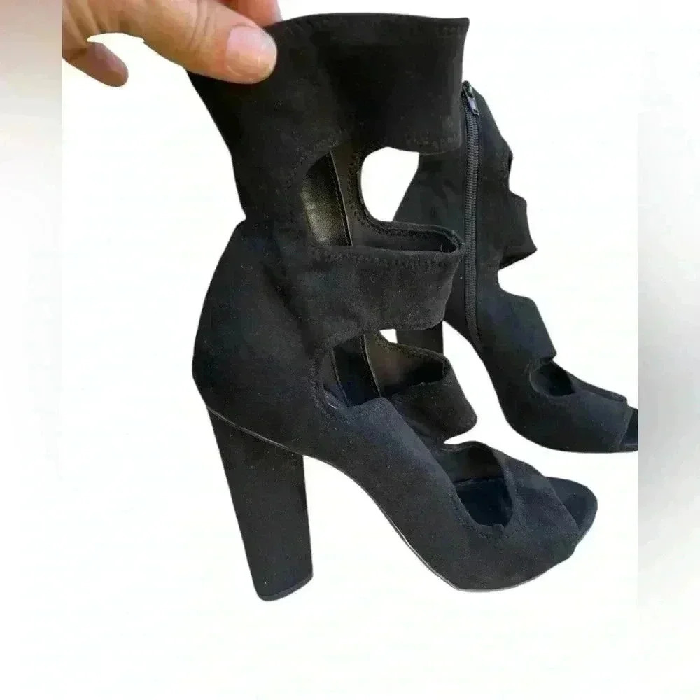 Steve Madden women’s Tawnie Black Suede Caged 4”Heel inside zip sz 8 used - Picture 4 of 8